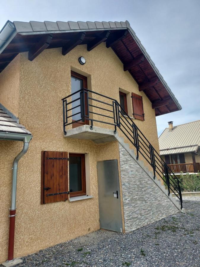 Le Pre Fleuri: New 3-star Tourist With Private Parking