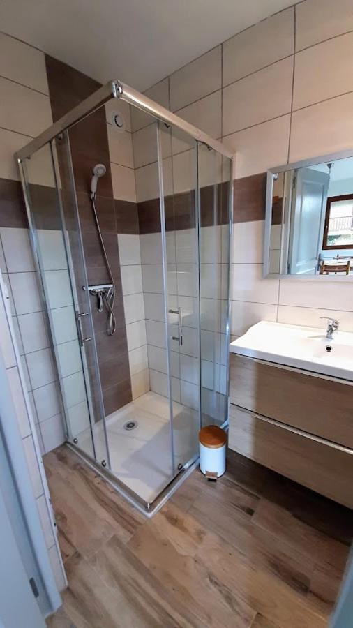Apartment Le Pre Fleuri: New 3-star Tourist With Private Parking