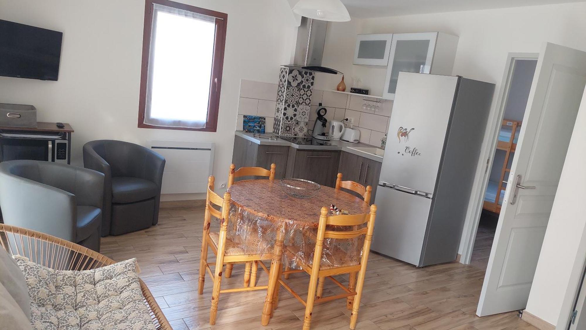 Le Pre Fleuri: New 3-star Tourist With Private Parking